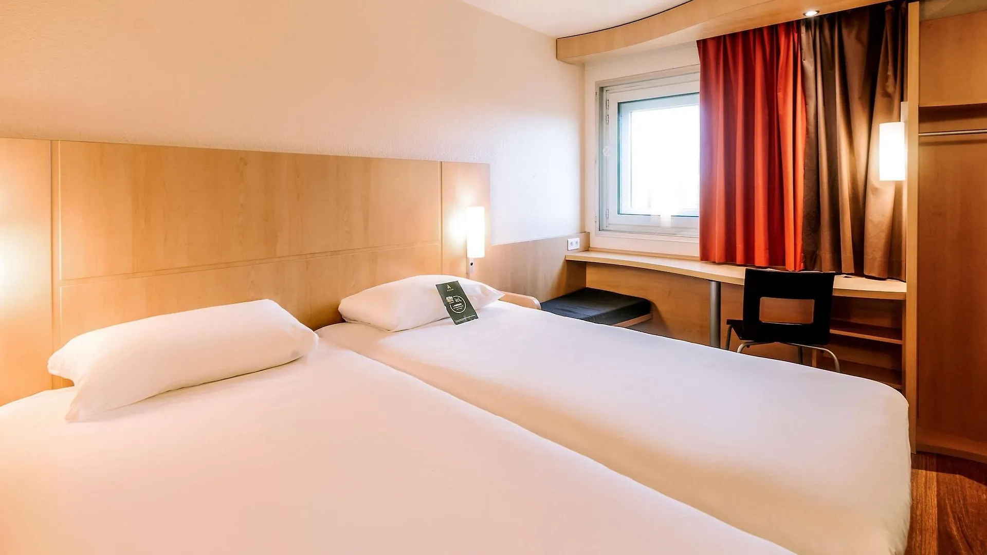 Ibis Avignon Centre Gare Hotel 3*,
