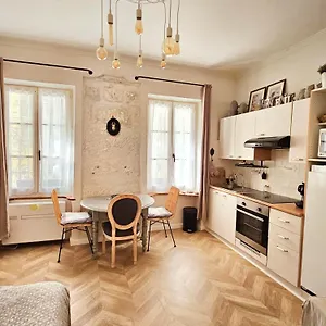 Centre-historique, à Deux Pas Du Palais, Wifi Appartement